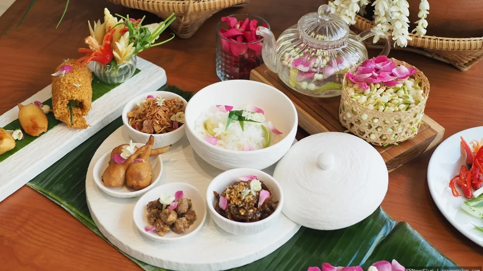 สัมผัสเสน่ห์แห่งฤดูร้อนกับ “ข้าวแช่เมืองเพชรบุรี” ณ ห้องอาหารทรอปิคาน่า โรงแรม เอ็นเอช กรุงเทพฯ สุขุ